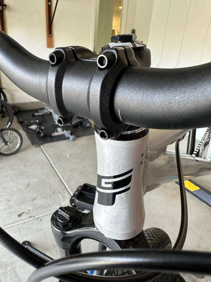 Titanium Stem Bolt Kit